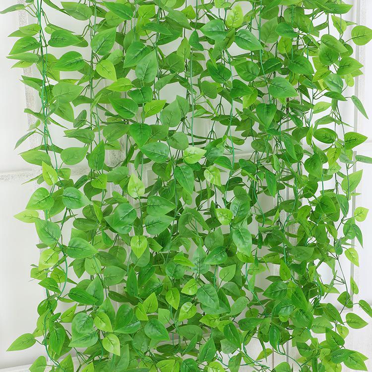 Künstliche Rattan Weinrebe mit Traubenblättern - Dekorative Grüne Hängende Blätter für Decke oder Rohrumwicklung.