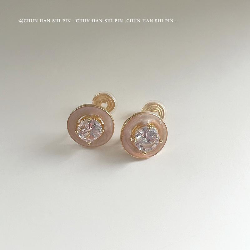 

Multi-color oil drip earclips without ear piercings, advanced cream wind stud earrings, round oil drip earrings, mosquito coil disc earrings.