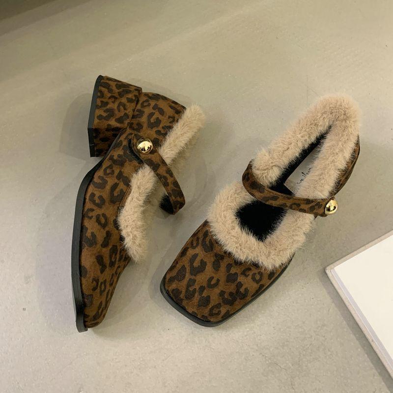 

French thick heel fluffy shoes women s shoes wear 2025 new autumn and winter velvet small Mary Jane all-inclusive cotton shoes 40 цветной печати леопарда