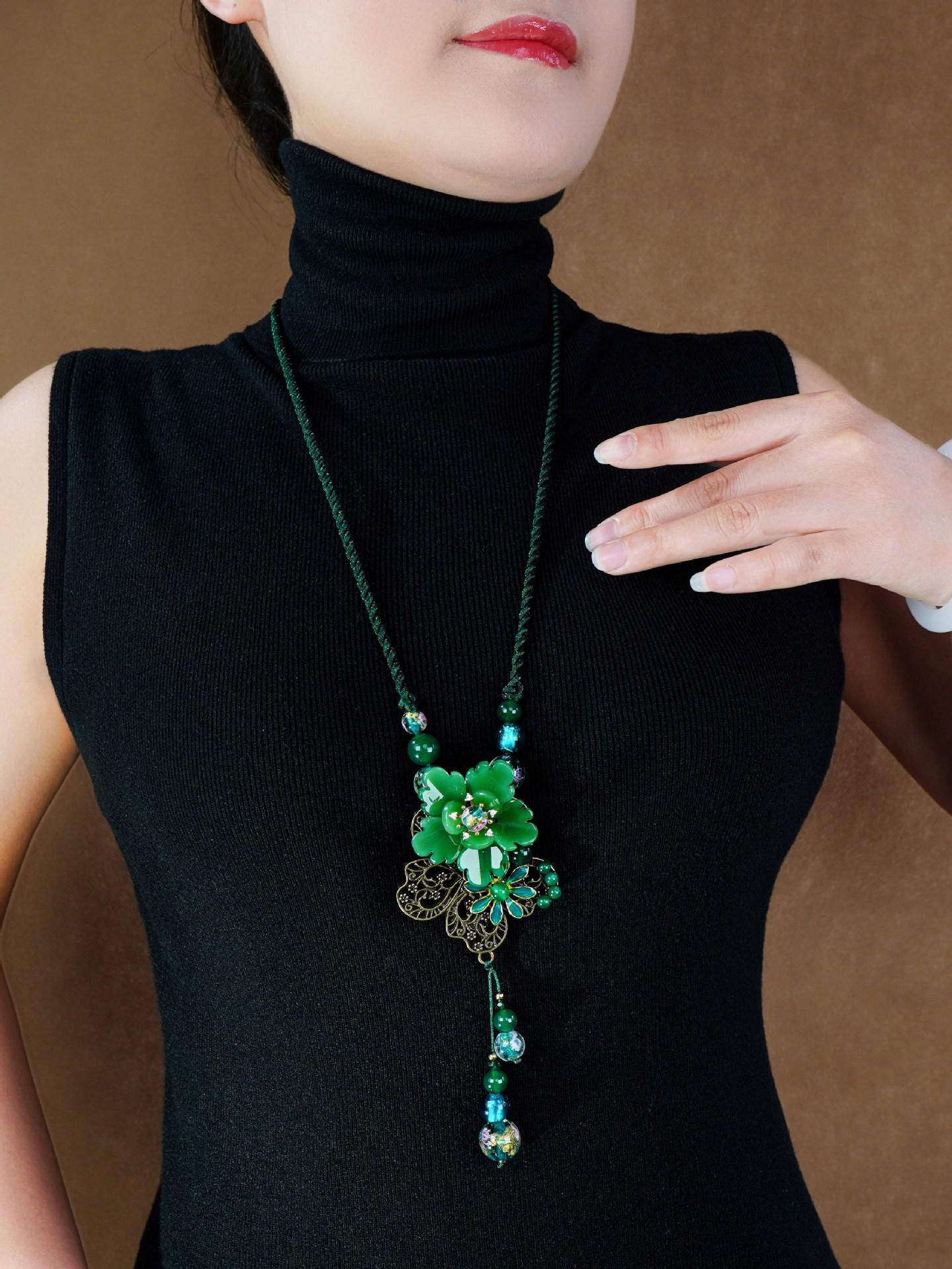 GEMCHIC Women s Vintage Chinese Style Green Flower Glass Bead Sweater Chain Necklace Long Pendant Jewelry