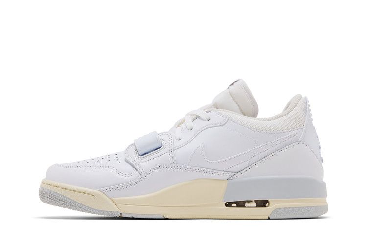 Men's Sneakers Jordan Legacy 312 Low White Coconut Milk White/Coconut Milk/Photon Dust/Metallic Silver