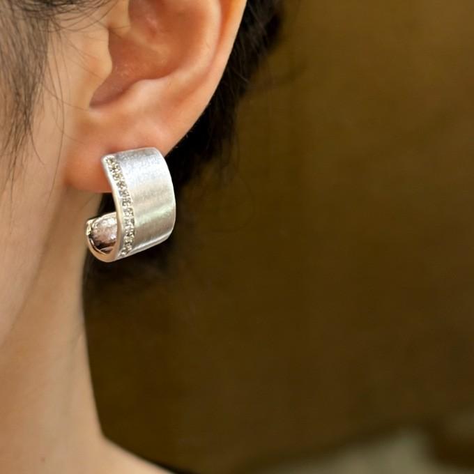 Premium silver pleated texture stud earrings with diamonds simple earrings design commuter versatile earrings