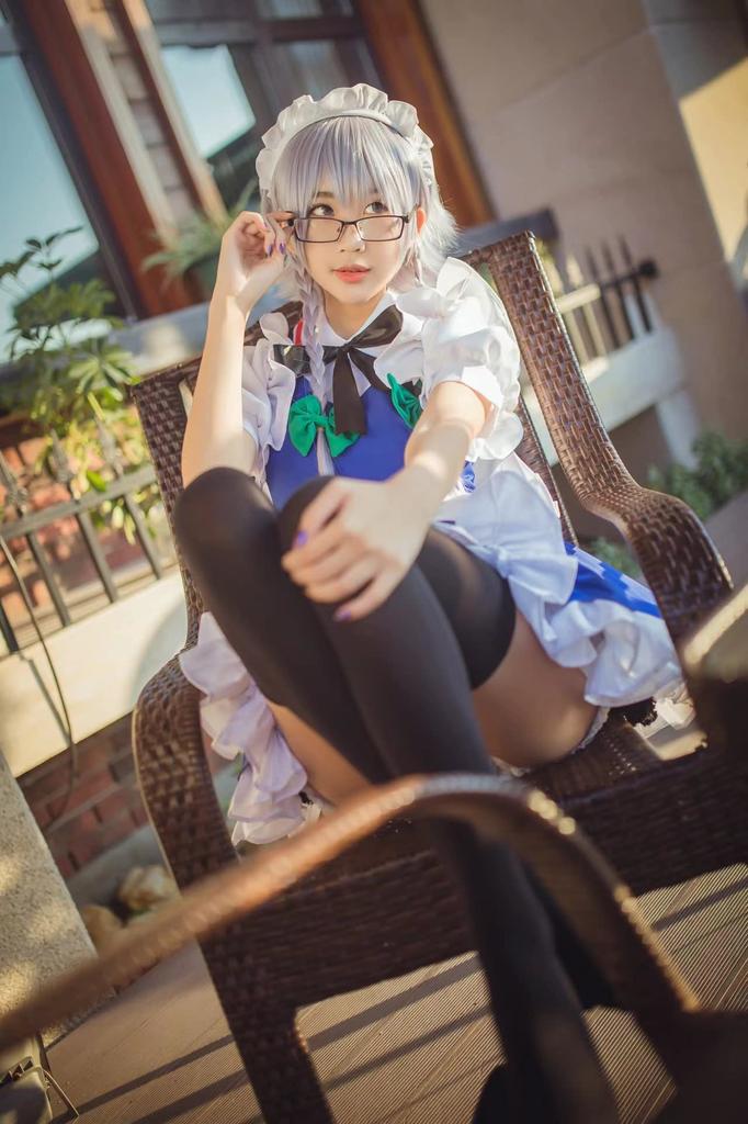 COSSA Izayoi Sakuya Cosplay Costume with Wig, Izayoi Sakuya Style, Anime, Halloween, Stage Outfit, Christmas (M)