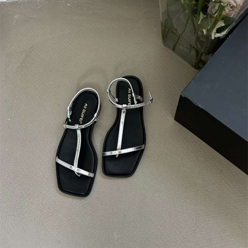 French toe thick heel sandals women 2025 new out square head simple strap cross fairy beach roman shoes