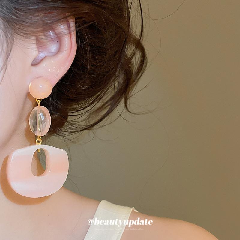 Silver needle resin oval fashion stud earrings new fresh and sweet design earrings gentle and white earrings