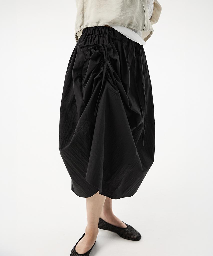 MIDNLOW Unbalanced String Flare Skirt (Black)