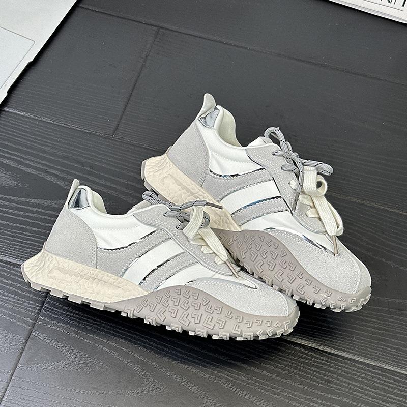 9 versatile thick-soled women's new comfortable and light feet, small leisure sports