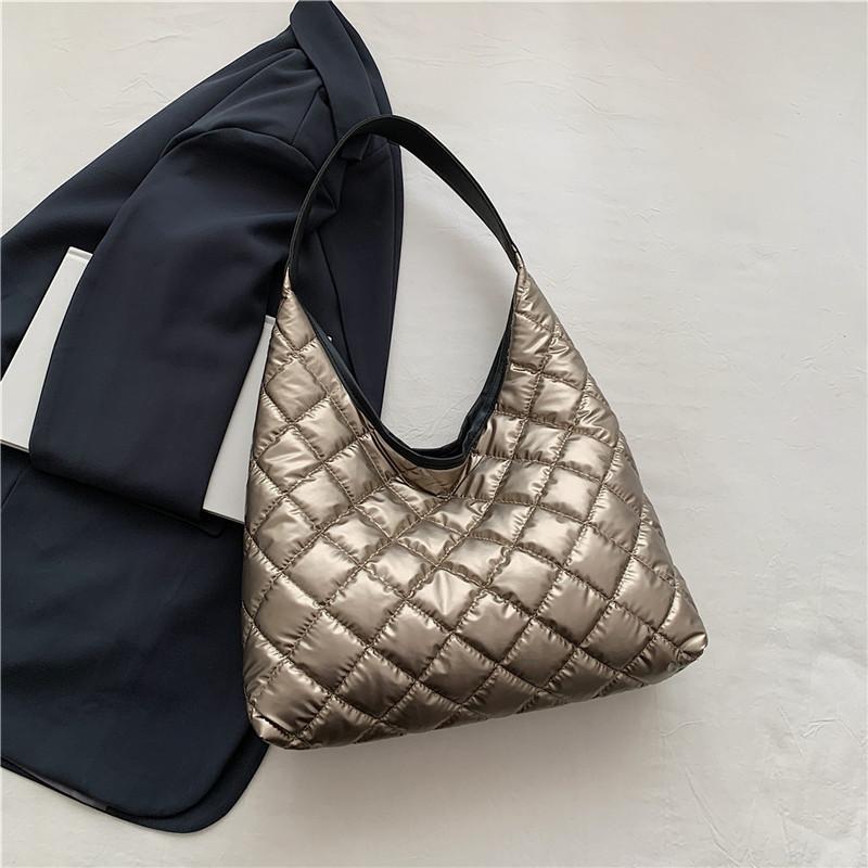 Fashionable Lightweight Womens Quilted Tote Bag In Multiple Colors For Daily Use