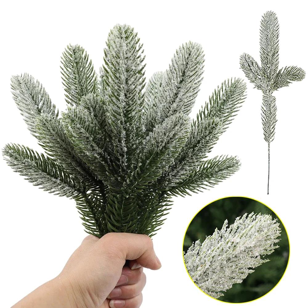 

Рождественский искусственный снег Сосновые иголки Ветки Поддельные сосновые ветки DIY Гирлянда Зеленые листья Растения Цветы Главная Рождественская вечеринка Подарки 10PCS