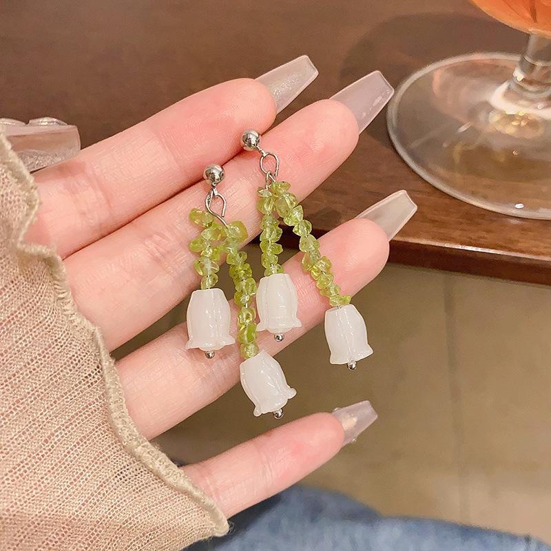 

Silver needle small fresh Mori green fringed earrings women s versatile niche design flower stud earrings ear jewelry