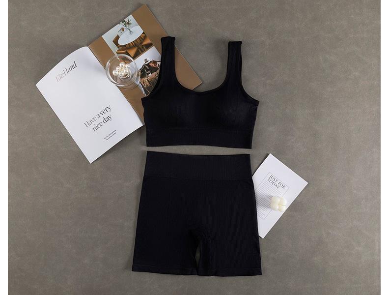New Seamless Plus Size Underwear Set: One-Piece Vest & Triangle Briefs with Chest Pad.