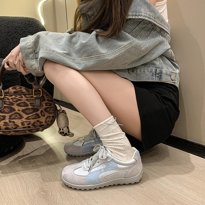 Retro red German training shoes women's shoes 2025 autumn new flat baseplate shoes super fire Forrest Gump sports dad shoes single shoes