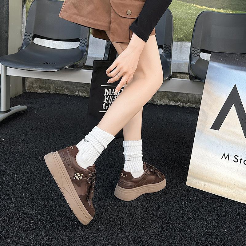 Leather platform women s spring new retro lace-up board shoes increase height and versatility 35