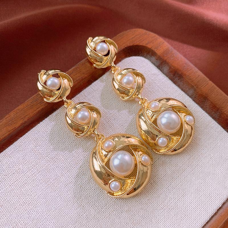 Silver Needle Zircon Earrings Retro Light Luxury Court Style Stud Earrings Niche High-end Earrings