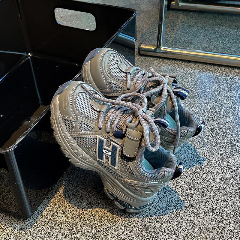 Children's sports shoes 2025 new trend cool mesh breathable dad shoes medium and large children's fashion versatile casual shoes