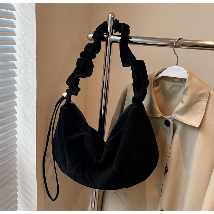 IELGY Large-Capacity Pleated Dumpling Bag Simple Frosted All-Match Messen