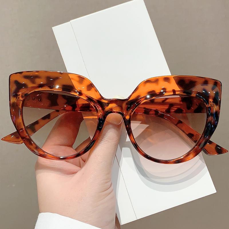 Oversized Cat Eye Women Sunglasses New Stylish Candy Color Gradient Shades Vintage Trendy Brand Design Lady Eyewear