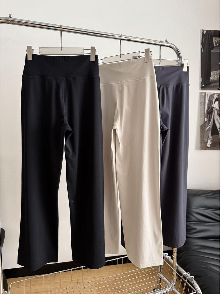 Alo Women's High-Waisted Wide-Leg Yoga Pants with Pockets