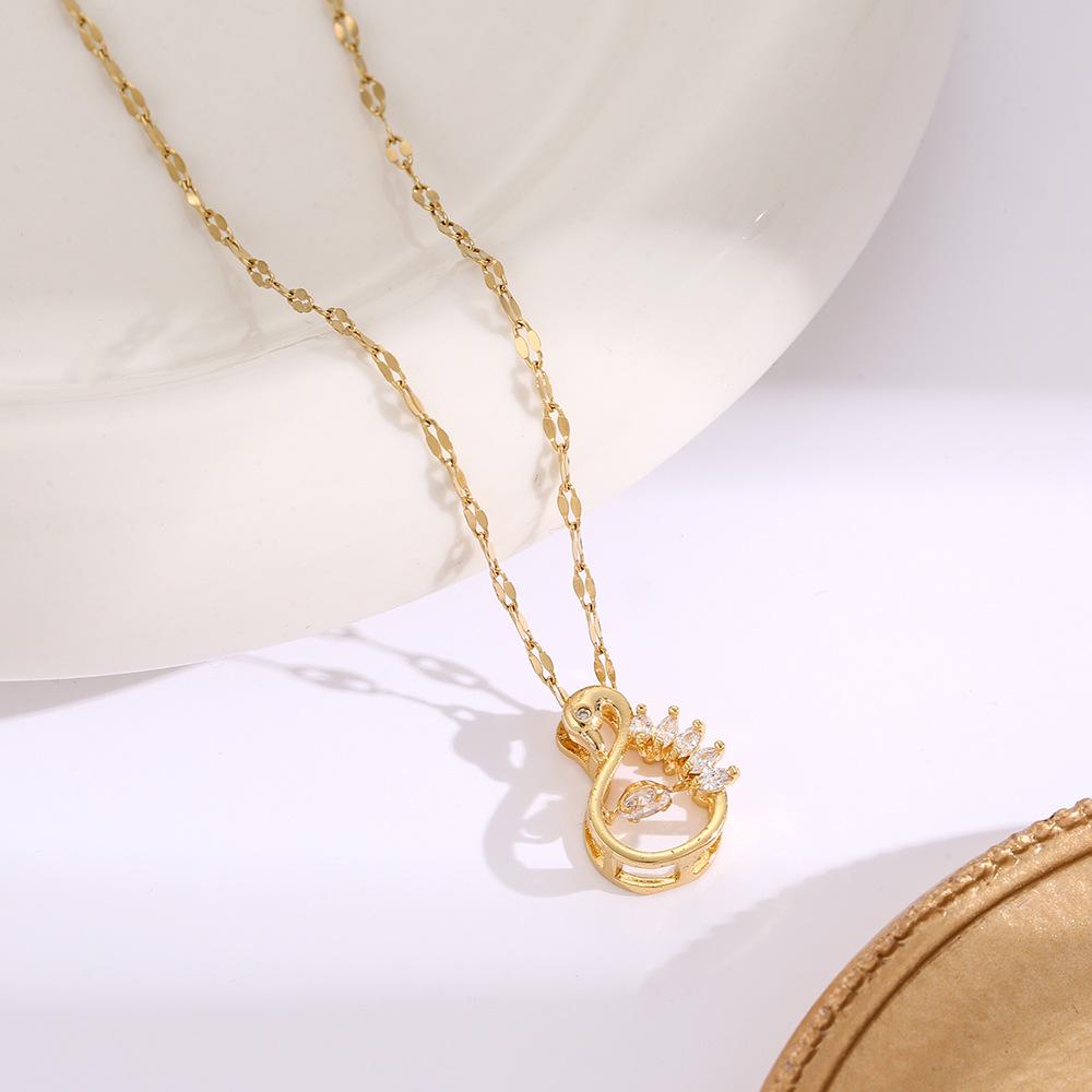 Hochwertige Damen Halskette aus Titanstahl mit vierblättrigem Kleeblatt - Nicht verblassend, vielseitige Schlüsselbeinkette