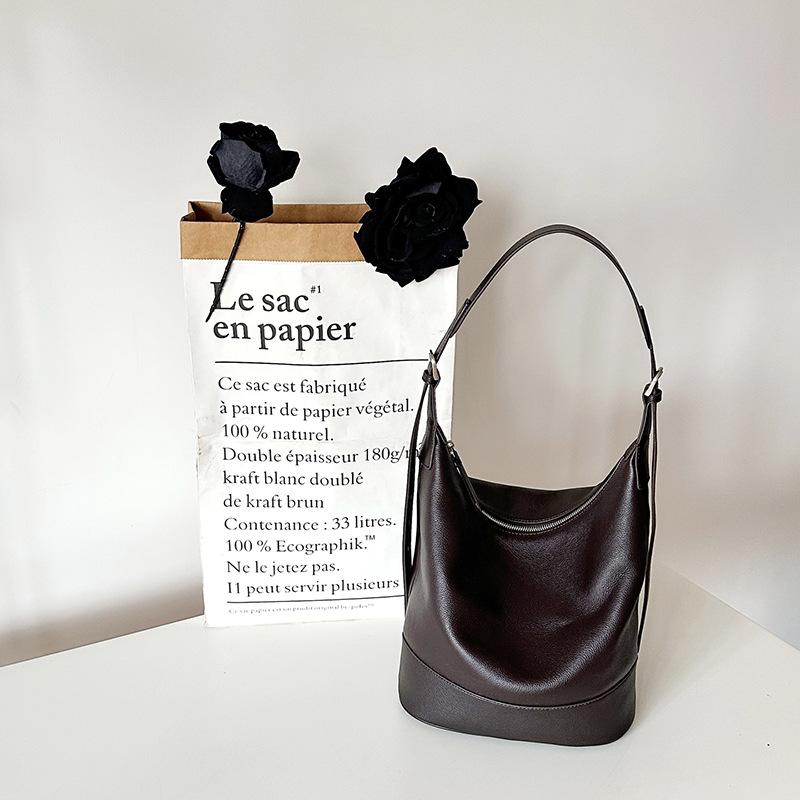 Commuter Niche Design Lazy Wind One Shoulder Tote Bag Large Capacity Women's Leather Premium Sense Crossbody Bucket Bag Women