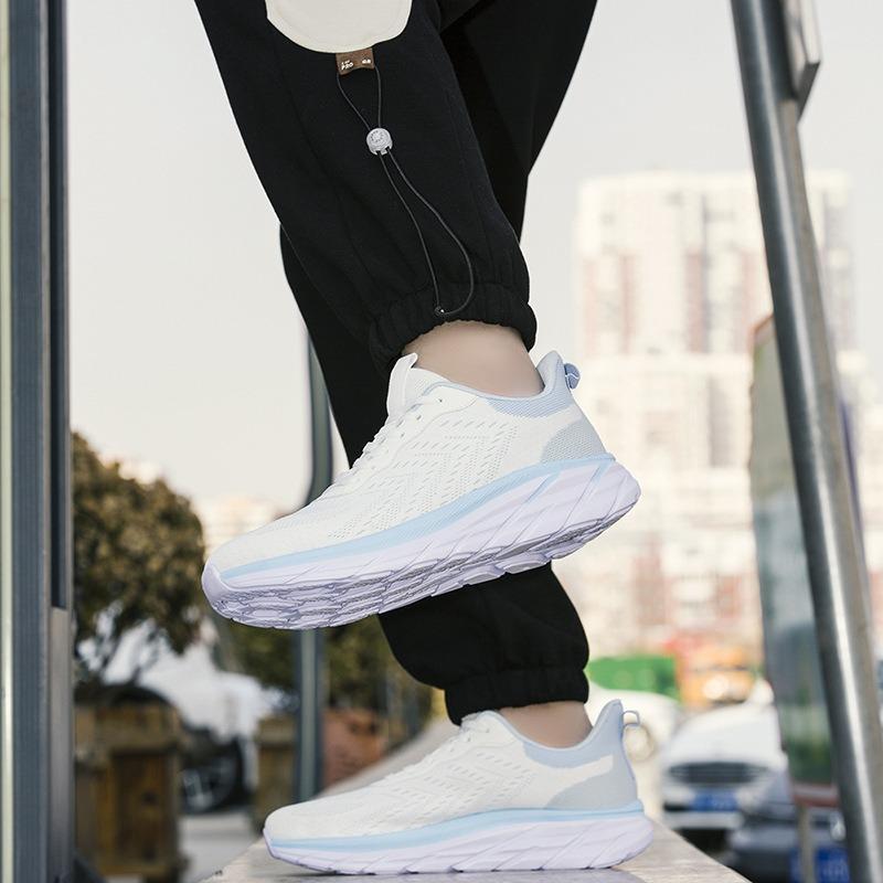 Men's shoes new outdoor sports shoes mesh thin breathable casual travel shoes lightweight soft-soled running shoes