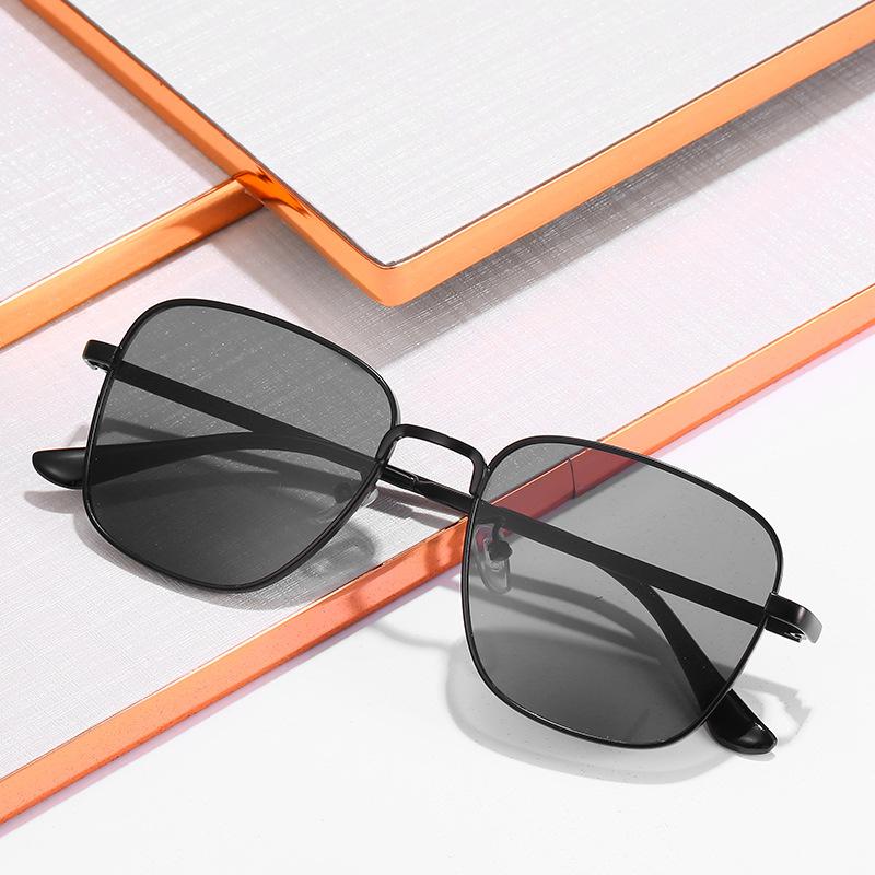 2019 Retro Square Sunglasses, Small Frame Metal Glasses Square Sunglasses Men'S Sunglasses