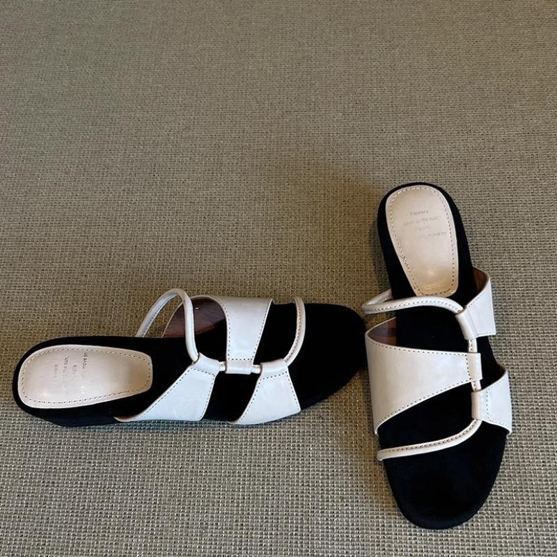 Round-toe Shoes with Hollowed-out Wedge Heels Women's One-piece Thick-soled Flip-flops