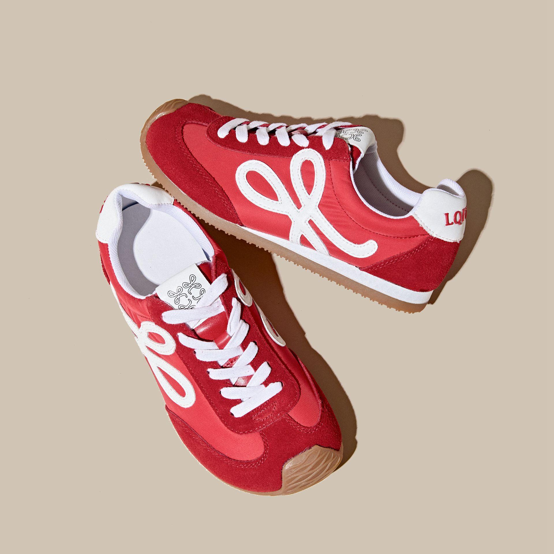 

Genuine leather sports and leisure women s shoes 2025 new asymmetrical large toe toe lace-up casual style Forrest Gump training shoes women 40