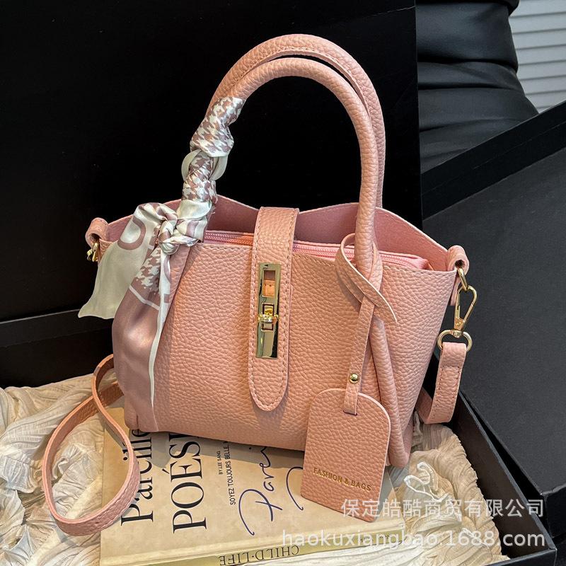 Premium sense retro small bag women's 2025 new spring and summer versatile messenger bag fashion super fire portable bucket bag