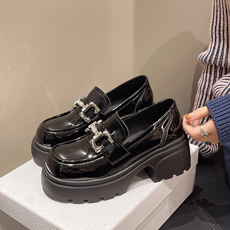 

Лоферы на платформе женские весна-осень 2025 года новые универсальные французские ретро туфли на высоком каблуке со стразами черные кожаные туфли в британском стиле 40 чёрный