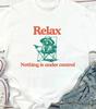 Maglietta Vintage Raccoon Chill - Rilassati Nulla è Sotto Controllo Tee Panda Spazzatura