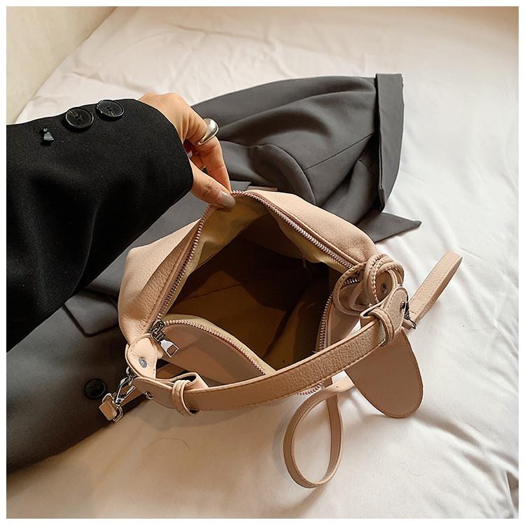 IELGY Spring Fashionable All-Match Commuter Shoulder Armpit Bag Large Capacity Messenger Bag