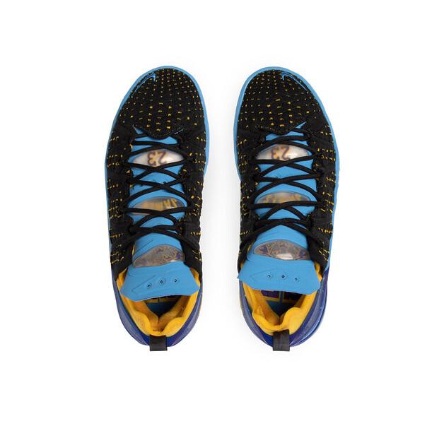 Кроссовки Nike Lebron XVIII