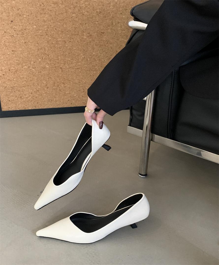

Spring 2025 New Versatile Skinny Solid Color Temperament Commuter Pointed Thin Heel High Heel Single Shoes Light Mouth Single Shoes Women 39 белый