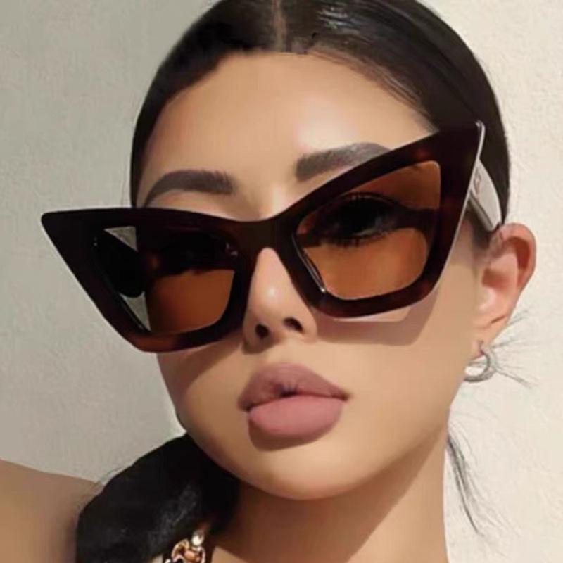New Vintage Cat Eye Sunglasses Women Men Square PC Frame Retro Shades Fashion Sun Glasses for Female Male