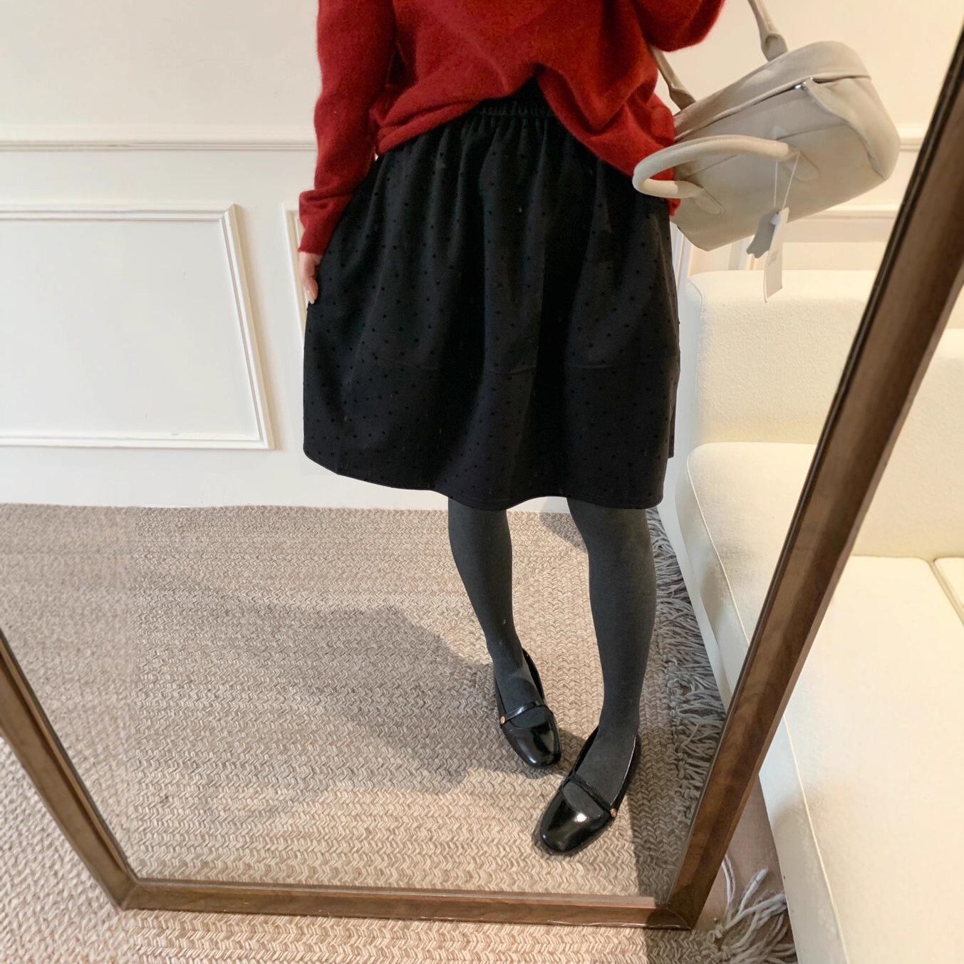 

2025 Autumn/Winter Solid Color Heart Print Woolen Midi Skirt - Elastic High Waist, Loose Fit One Size