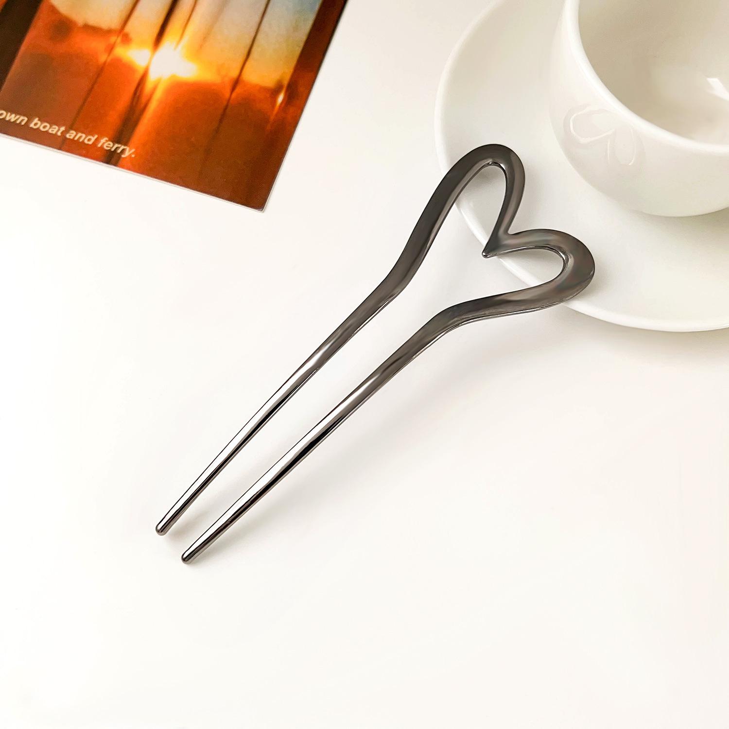 Chinese U-shaped hairpin, advanced sense metal love disc hair fixing artifact, simple temperament plug comb hairpin Metal