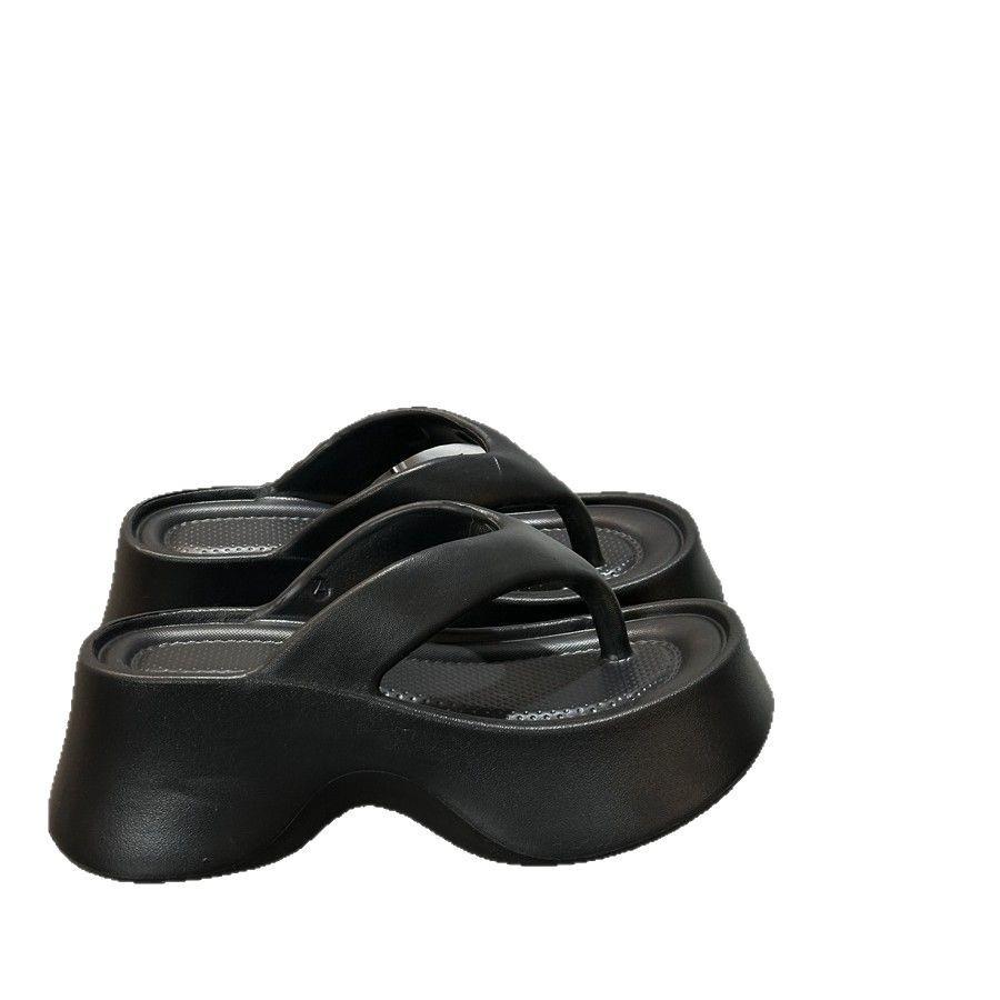 Thick-soled thick-heeled slippers women's summer wear thick-soled shit-stepping feeling new summer flip-flops clip