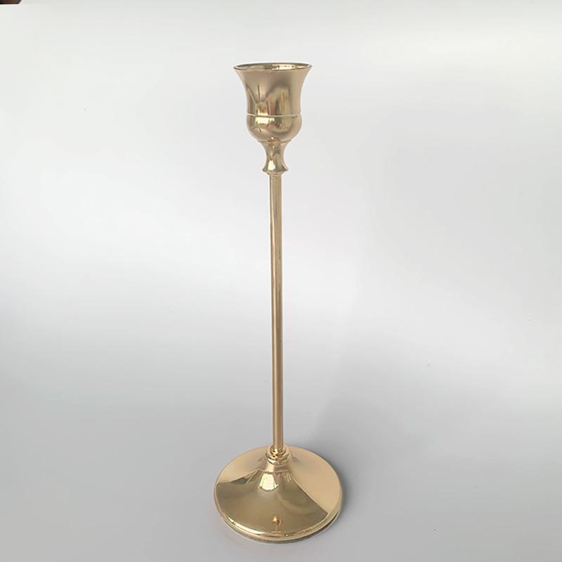 Europejski Złoty Świecznik z Kutego Żelaza - Luksusowy Romantyczny Dekor na Kolację przy Świecach