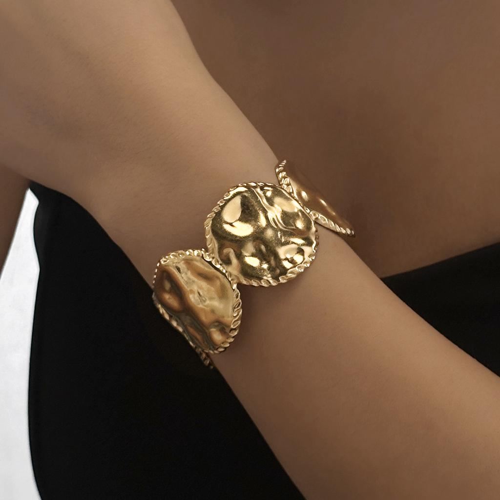 Stainless Steel Metal Shell Starfish Bracelet for Women Vintage Exaggerated Flower Wide Cuff Bangle Girls Beach Party Jewelry