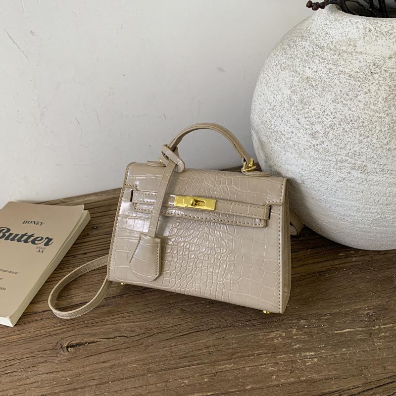 Retro Handbag Bag Women's 2025 New Trendy Autumn and Winter High-end Crocodile Pattern Single Shoulder Messenger Commuter Small Square Bag