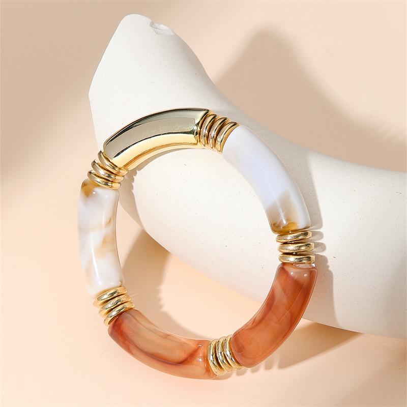 Modisches und einzigartiges gebogenes Acrylarmband - Luxuriöser und elastischer Handring im antiken Stil mit hochwertiger Ausstrahlung