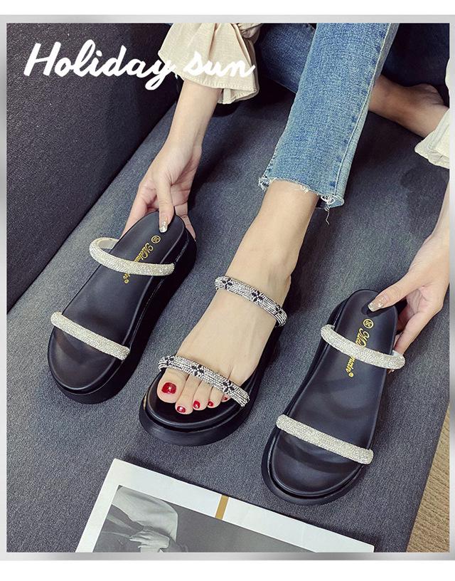 Customizable cool slippers women's summer wear 2025 new Internet celebrity fashion home seaside travel beach shoes