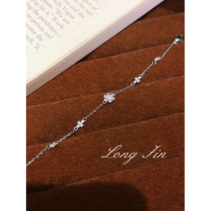 Light Luxury Forget-Me-Not Flower Necklace Bracelet Full Of Diamonds And Flash High-End Light Luxury Fashion Necklace Jewelry