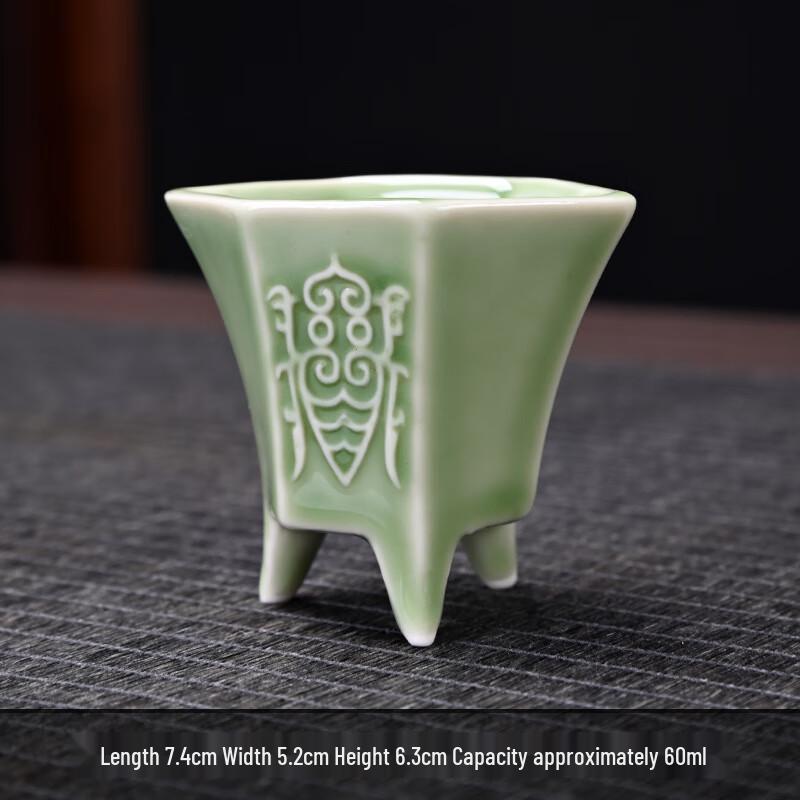 

Набор старинных рельефных керамических винных бокалов Shangqi