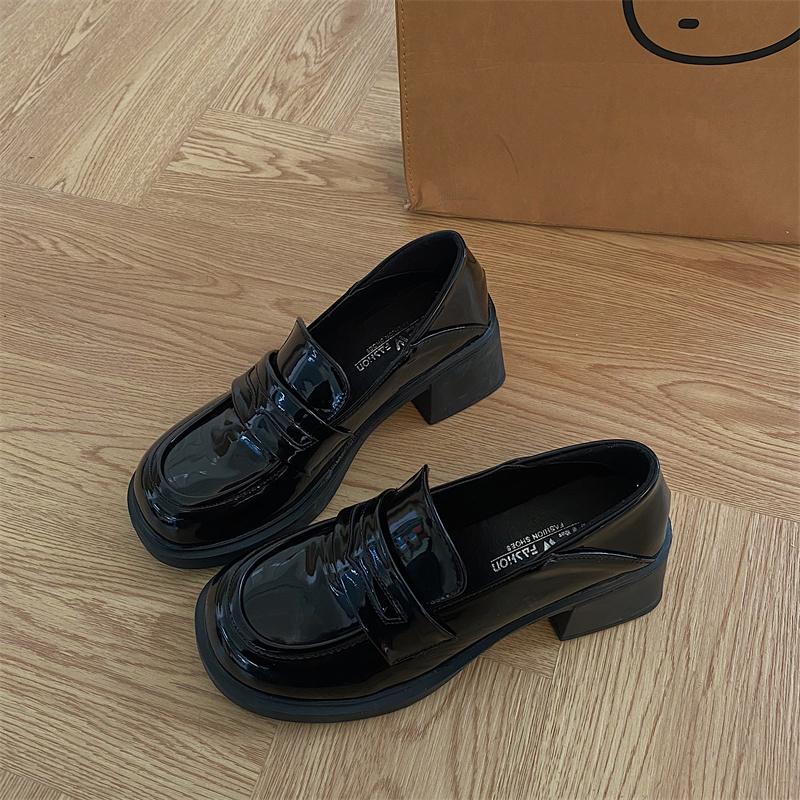 

Женские туфли новые круглые нескользящие пружинные лакированные кожаные туфли на платформе износостойкие форменные женские туфли Мэри Джейн 40