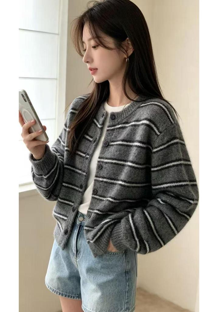 Striped Round Neck Women's Knit Cardigan - Autumn/Winter Loose Fit Sweater Coat