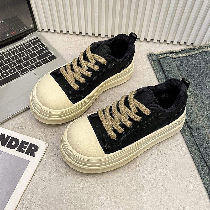 Ugly Cute Bread Shoes Women's New Little White Shoes In Autumn and Winter 2025 Heightened Thick-soled Velvet Casual Sports Board Shoes