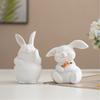 Easters Bunnies Ornament Resins Rabbit Hugging Carrot Figurine Sculpture Tabletop Decors for Holiday Decoration Lover