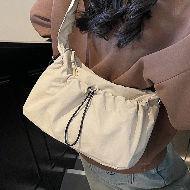 Koreanische Ins Kordelzug Falten Wolken Tasche Frühling 2026 Neu Leichte Nylon Schulter Umhängetasche